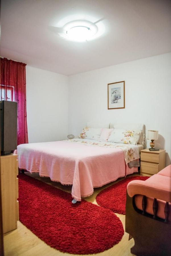 Casa Gotika Guest House Vama  Bagian luar foto