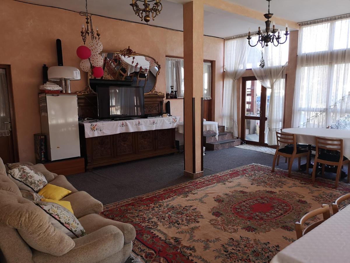 Casa Gotika Guest House Vama  Bagian luar foto